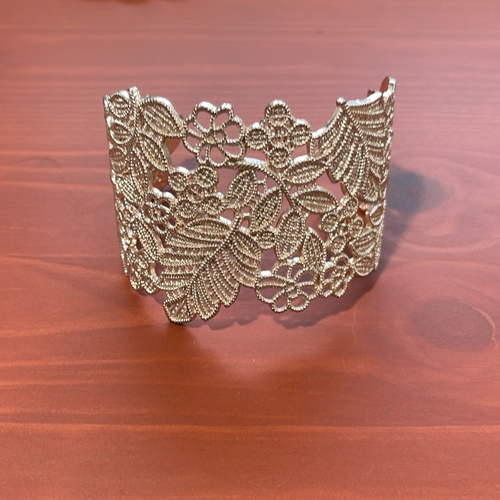 Jewelry bundle - Picture 3 of 7